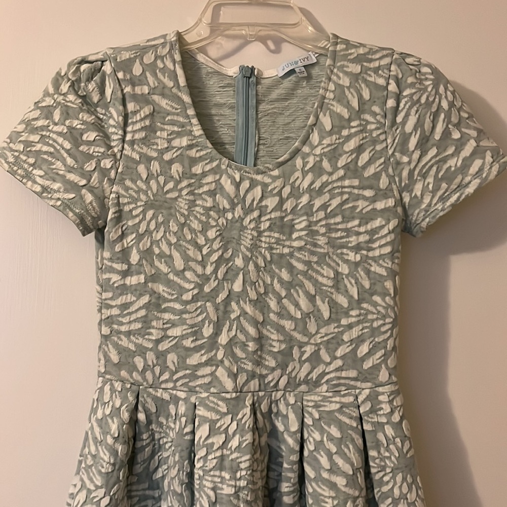 White Petal Light Sage Dress - Picture 3 of 4